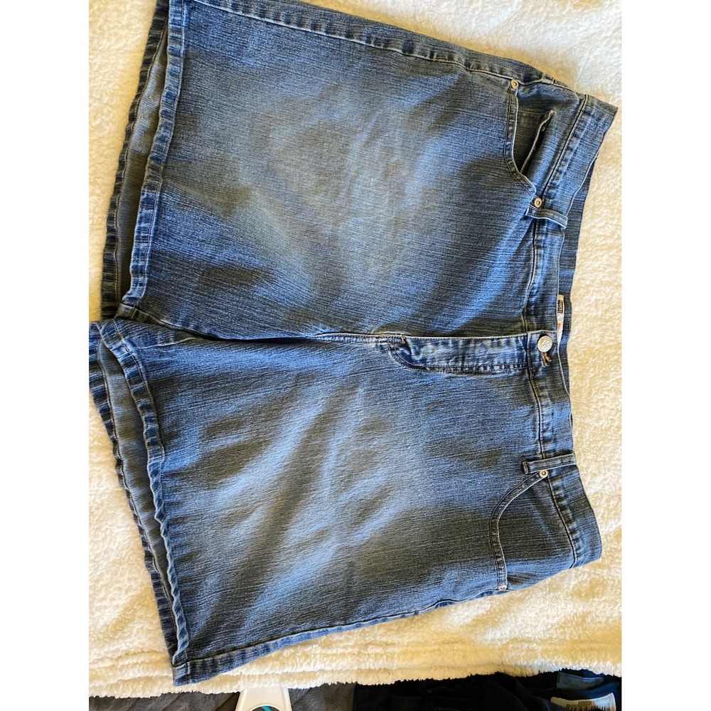 Faded Glory Woman Stretch Denim Shorts Blue Medium Wash Plus Size 22W FG272496